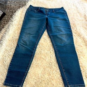 Maurice’s jean leggings size L-R
